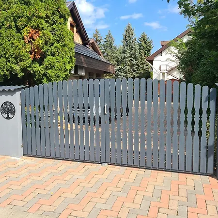 Tom Apartmans * シオーフォク