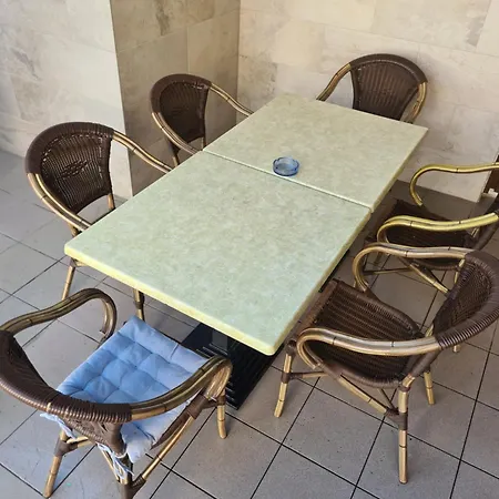 アパート Tom Apartmans シオーフォク