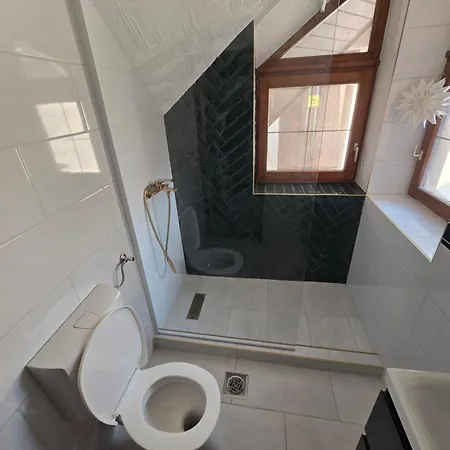 Tom Apartmans アパート シオーフォク